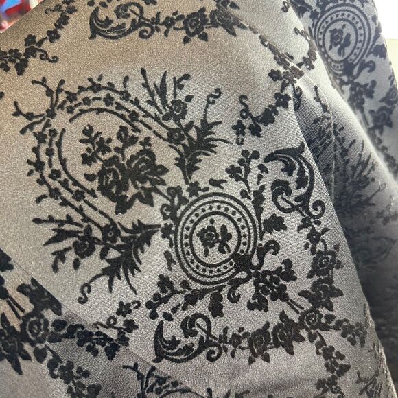 GUESS Black Embossed Velvet Short Holiday Dress Girls Size 12 - Picture 4 of 4